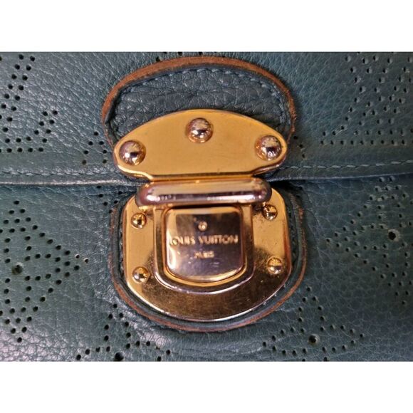 Louis Vuitton Mahina Amelia Leather Trifold Wallet GUC with LV Dust Bag - Picture 11 of 16